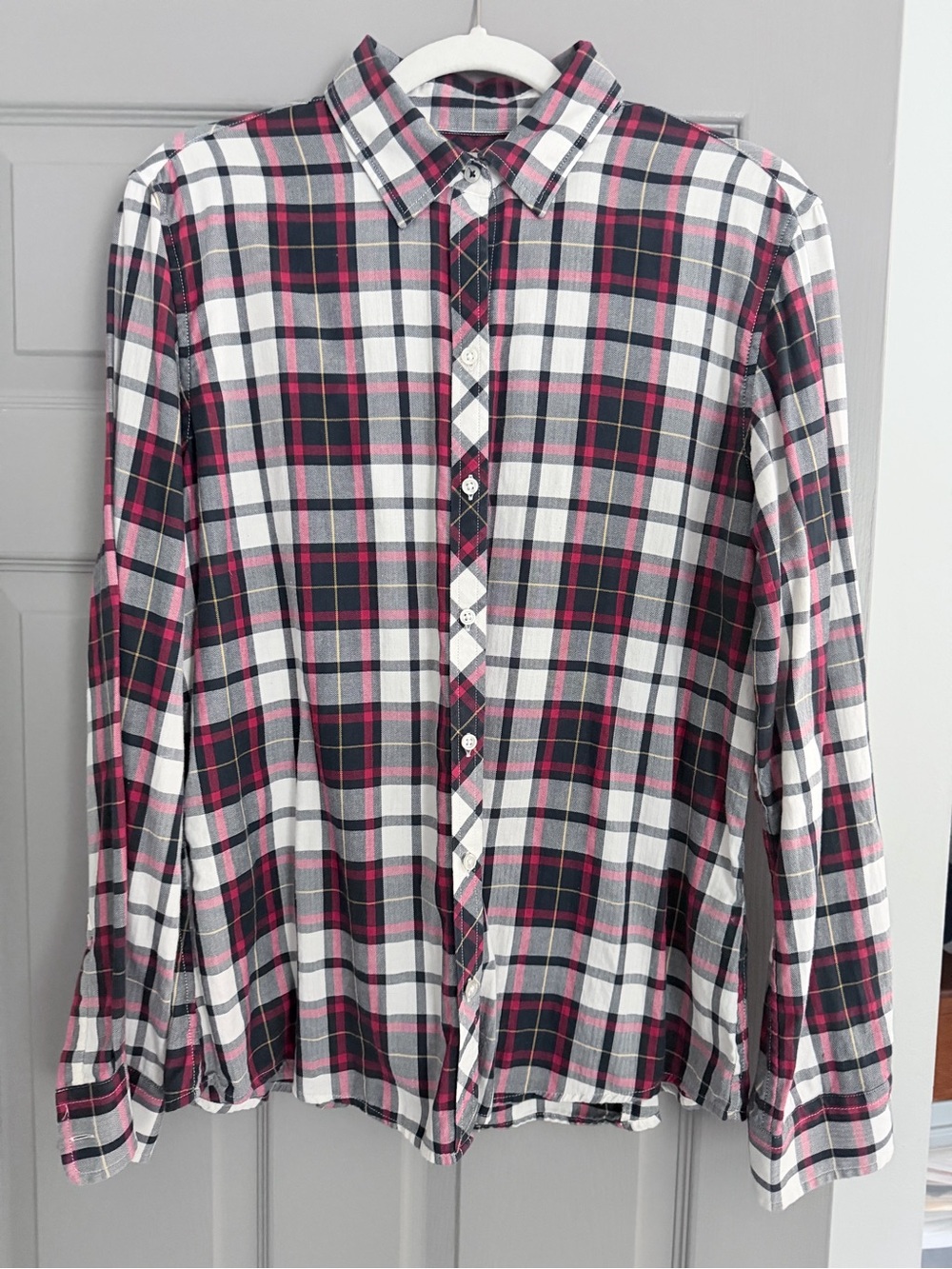 Banana Republic Ladies size Large 100% cotton plaid button down top